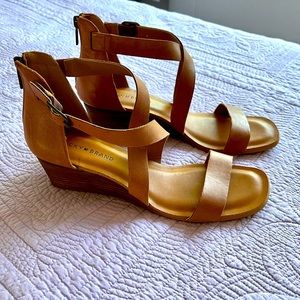 Lucky Brand size 10 strappy heeled sandals